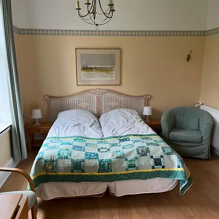 לינה וארוחת בוקר Nygammelso 3*